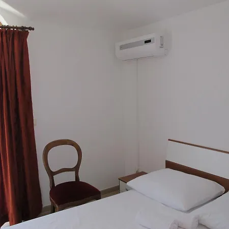 Dubai * Trogir