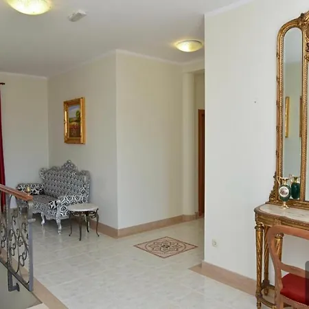 Dubai Villa *